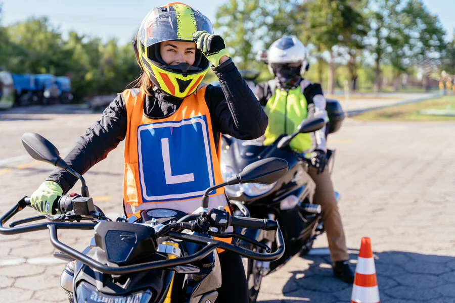 Le guide complet pour savoir à quel âge peut-on passer le permis moto