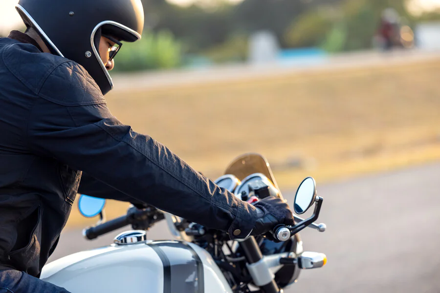 Comment obtenir le permis moto A1 en France ?