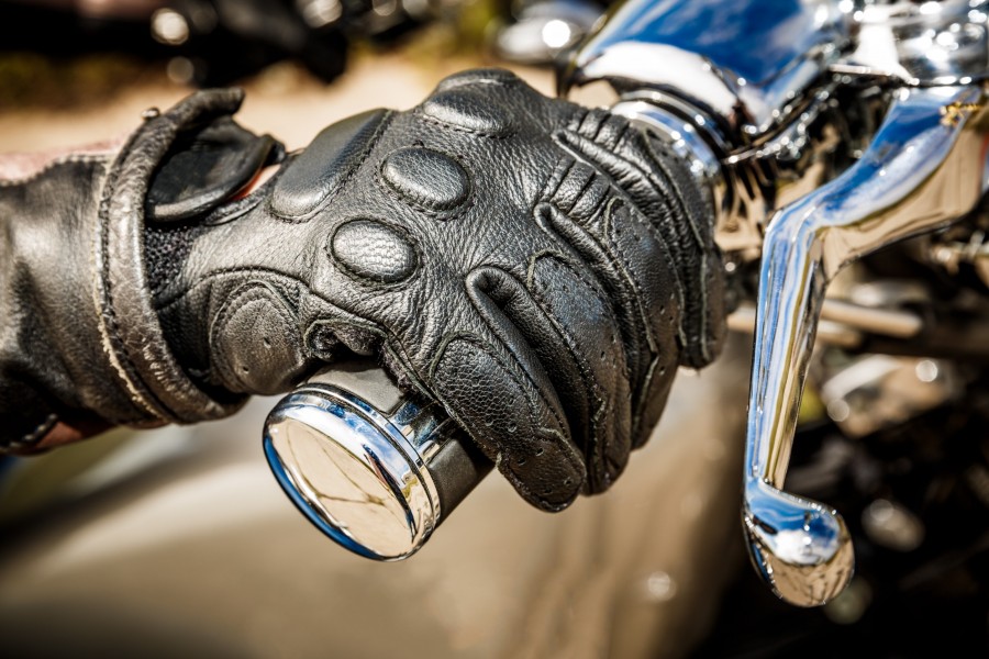 Quelles sont les règles de sécurité à respecter sur un circuit moto en France ?